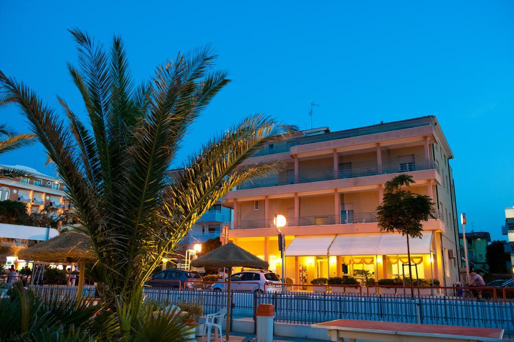 Albergo Villa Mauri Rimini Luaran gambar