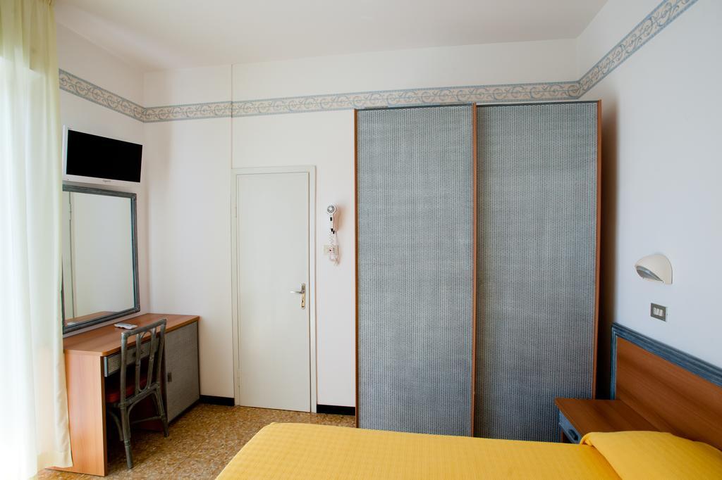 Albergo Villa Mauri Rimini Luaran gambar