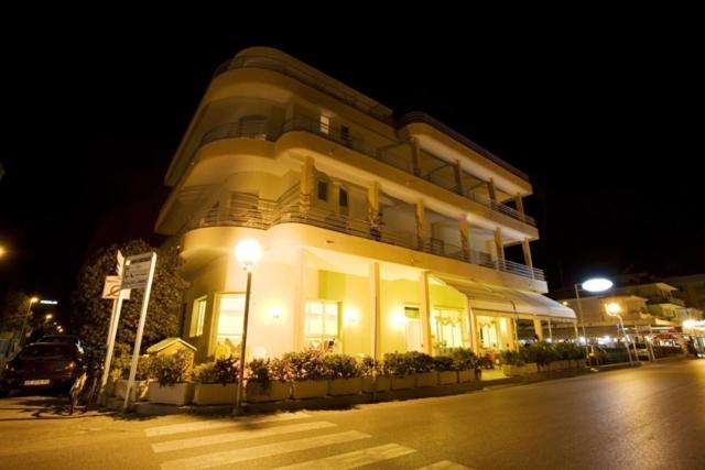 Albergo Villa Mauri Rimini Luaran gambar